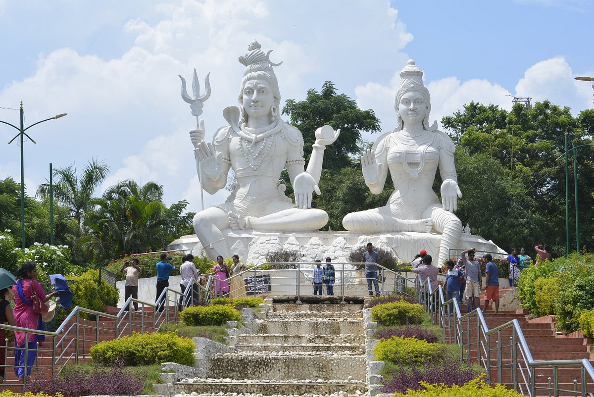 the-giant-shiva-parvati